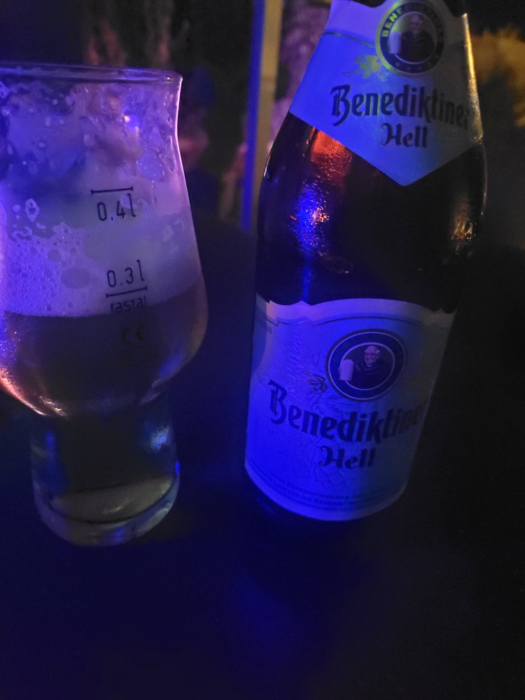 Benediktiner Hell